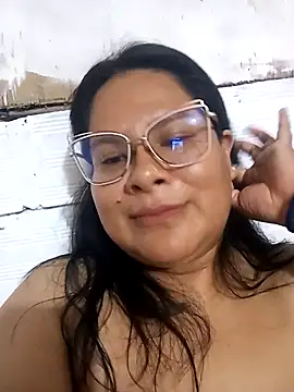 Snapshot of celeste122595 chatting on December 14, 1:00 am celeste122595 online show from December 14, 1:00 am