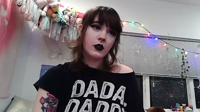 Trickylucy555 online show from February 13, 10:44 am