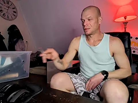 Kinky Play1 online show from March 1, 8:00 pm