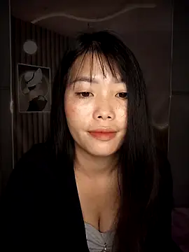 Snapshot of Fish_yellow chatting on November 9, 8:18 pm Fish yellow online show from November 9, 8:18 pm