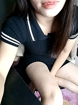 Snapshot of Fish_yellow chatting on November 17, 11:38 am Fish yellow online show from November 17, 11:38 am