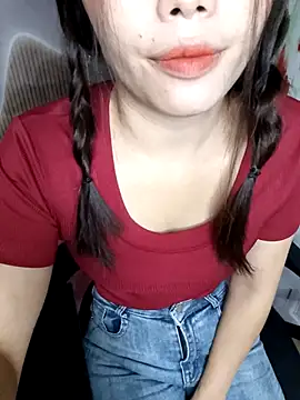 Snapshot of Fish_yellow chatting on November 18, 1:11 am Fish yellow online show from November 18, 1:11 am