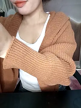 Snapshot of Fish_yellow chatting on November 20, 2:23 am Fish yellow online show from November 20, 2:23 am