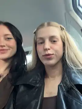kira mia online show from May 1, 4:22 pm