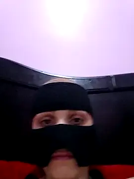 Snapshot of SandyAmr chatting on November 16, 8:31 am SandyAmr online show from November 16, 8:31 am