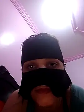 Snapshot of SandyAmr chatting on November 22, 8:57 am SandyAmr online show from November 22, 8:57 am