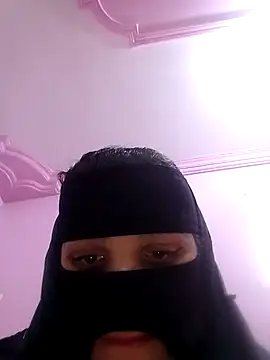 SandyAmr online show from February 26, 7:51 am