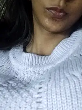 Snapshot of Aaliya_BigBoobs_1 chatting on December 4, 7:44 pm Aaliya BigBoobs 1 online show from December 4, 7:44 pm