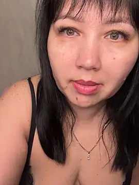 Love  Mom online show from November 17, 4:40 am