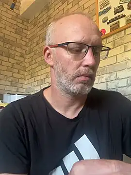 Cedric7653 online show from July 4, 8:31 am