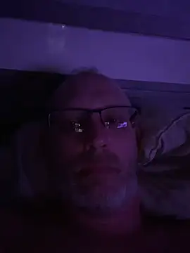 Cedric7653 online show from July 6, 9:39 pm