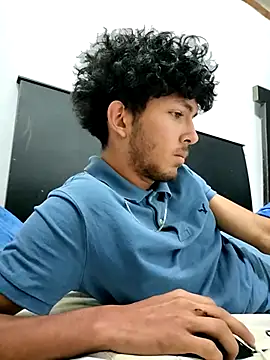 Snapshot of LyliaWood chatting on November 14, 7:56 pm LyliaWood online show from November 14, 7:56 pm