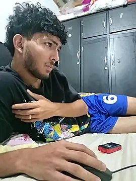 Snapshot of LyliaWood chatting on December 15, 12:26 am LyliaWood online show from December 15, 12:26 am