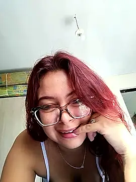 Snapshot of AfroditaSweet@xh chatting on December 18, 3:07 pm AfroditaSweetxh online show from December 18, 3:07 pm