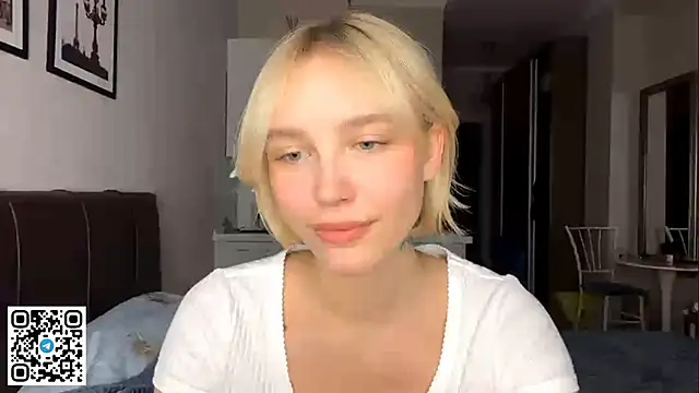 Snapshot of MelodyImam chatting on October 24, 4:47 pm MelodyImam online show from October 24, 4:47 pm