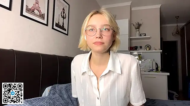 Snapshot of MelodyImam chatting on October 26, 2:34 pm MelodyImam online show from October 26, 2:34 pm