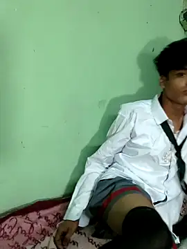 Snapshot of Lilbaby080008 chatting on November 5, 8:20 pm Lilbaby080008 online show from November 5, 8:20 pm