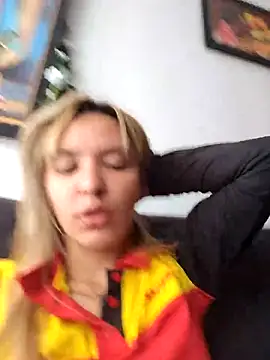 Snapshot of celeste_83 chatting on November 6, 1:12 pm celeste 83 online show from November 6, 1:12 pm