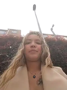 Snapshot of celeste_83 chatting on November 10, 2:05 pm celeste 83 online show from November 10, 2:05 pm