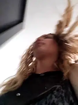 Snapshot of celeste_83 chatting on November 11, 2:28 pm celeste 83 online show from November 11, 2:28 pm