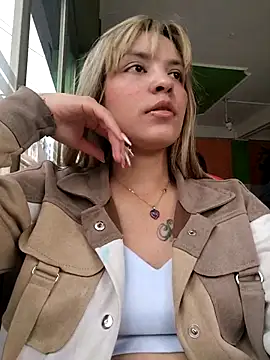 Snapshot of celeste_83 chatting on November 13, 3:55 pm celeste 83 online show from November 13, 3:55 pm