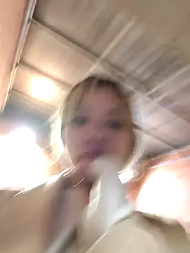 Snapshot of celeste_83 chatting on December 3, 3:03 am celeste 83 online show from December 3, 3:03 am