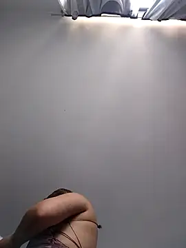 Snapshot of celeste_83 chatting on December 13, 7:53 pm celeste 83 online show from December 13, 7:53 pm