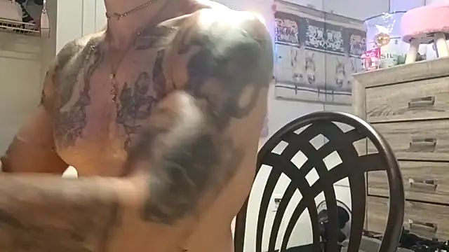 Snapshot of alphacloudGod chatting on October 24, 8:55 am alphacloudGod online show from October 24, 8:55 am