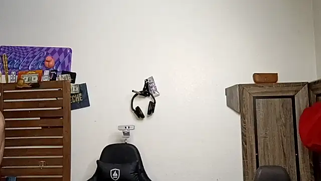 Snapshot of alphacloudGod chatting on November 22, 7:18 am alphacloudGod online show from November 22, 7:18 am