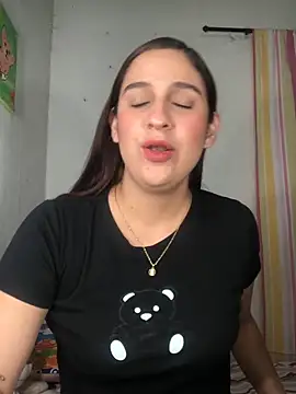 Snapshot of Zoey_sweet01 chatting on October 22, 12:11 am Zoey sweet01 online show from October 22, 12:11 am