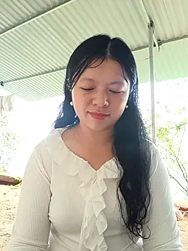 lisa-bae00 online show from April 24, 3:31 am