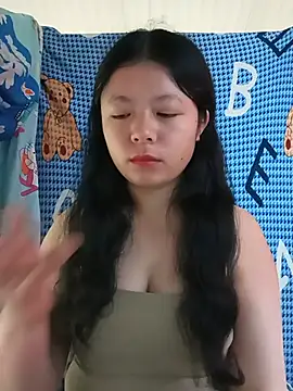 lisa-bae00 online show from July 22, 11:51 pm