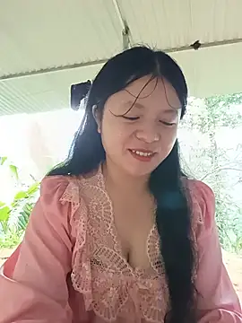 lisa-bae00 online show from July 27, 1:12 am