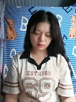 lisa-bae00 online show from July 29, 1:20 pm