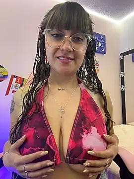 Snapshot of Pinkvixen69 chatting on June 16, 2:30 pm Pinkvixen69 online show from June 16, 2:30 pm