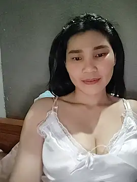 Snapshot of Bear_bear0 chatting on May 16, 11:09 am Bear bear0 online show from May 16, 11:09 am