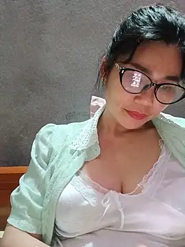 Snapshot of Bear_bear0 chatting on May 29, 9:29 am Bear bear0 online show from May 29, 9:29 am