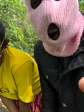 Snapshot of couplesexroom chatting on November 4, 4:11 am couplesexroom online show from November 4, 4:11 am