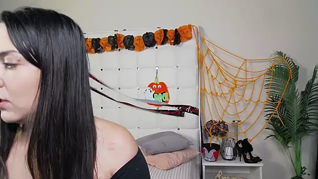 Snapshot of AlsouKass chatting on October 25, 6:32 am AlsouKass online show from October 25, 6:32 am