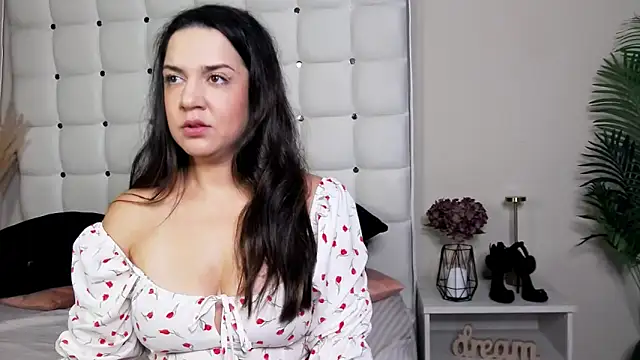 Snapshot of AlsouKass chatting on November 7, 7:30 am AlsouKass online show from November 7, 7:30 am