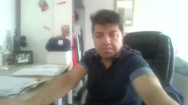 Snapshot of aufstieg95 chatting on October 14, 12:28 pm aufstieg95 online show from October 14, 12:28 pm