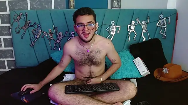 Snapshot of Zac_Golden chatting on October 31, 3:07 am Zac Golden online show from October 31, 3:07 am