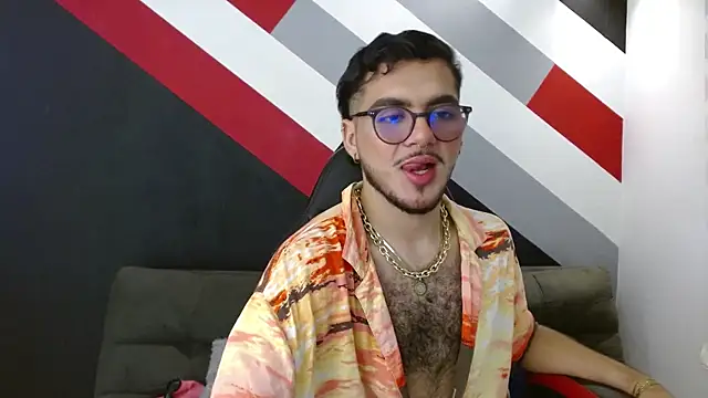 Snapshot of Zac_Golden chatting on November 17, 7:08 pm Zac Golden online show from November 17, 7:08 pm