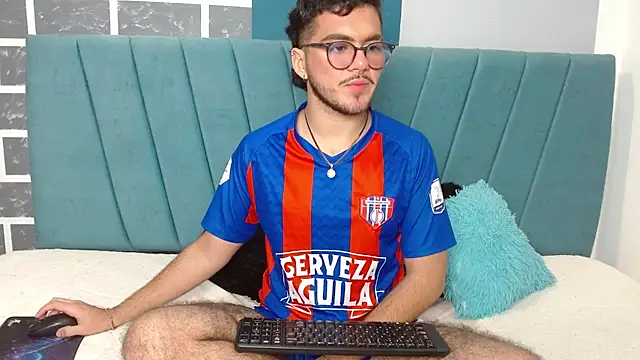 Snapshot of Zac_Golden chatting on December 5, 12:30 am Zac Golden online show from December 5, 12:30 am