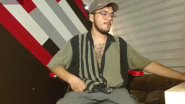 Snapshot of Zac_Golden chatting on July 18, 11:47 am Zac Golden online show from July 18, 11:47 am