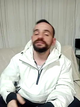 Snapshot of lazzzz09 chatting on November 22, 10:09 pm lazzzz09 online show from November 22, 10:09 pm