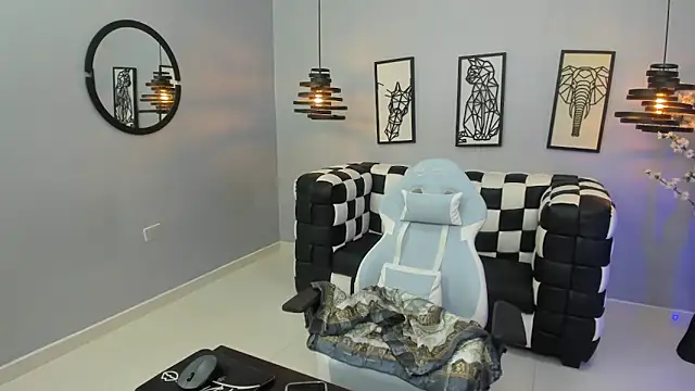 Bianca Millf online show from June 16, 3:20 am