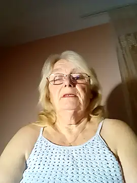 Snapshot of AmyLove353 chatting on October 25, 9:09 pm AmyLove353 online show from October 25, 9:09 pm