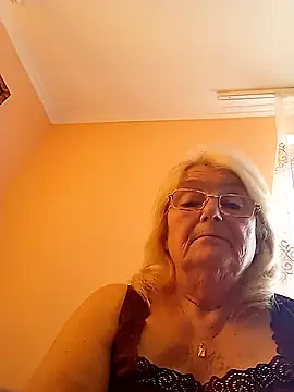 Snapshot of AmyLove353 chatting on October 28, 12:30 pm AmyLove353 online show from October 28, 12:30 pm