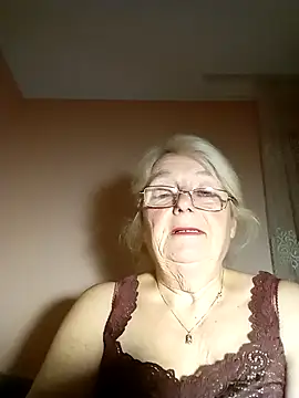 Snapshot of AmyLove353 chatting on October 29, 10:33 pm AmyLove353 online show from October 29, 10:33 pm